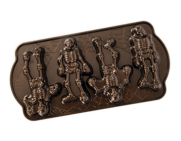 Skull Bites Cakelet Pan