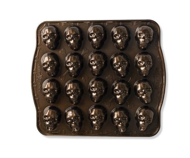 Skull Bites Cakelet Pan